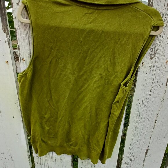 Green Cleo sleeveless knit top - Picture 2 of 5